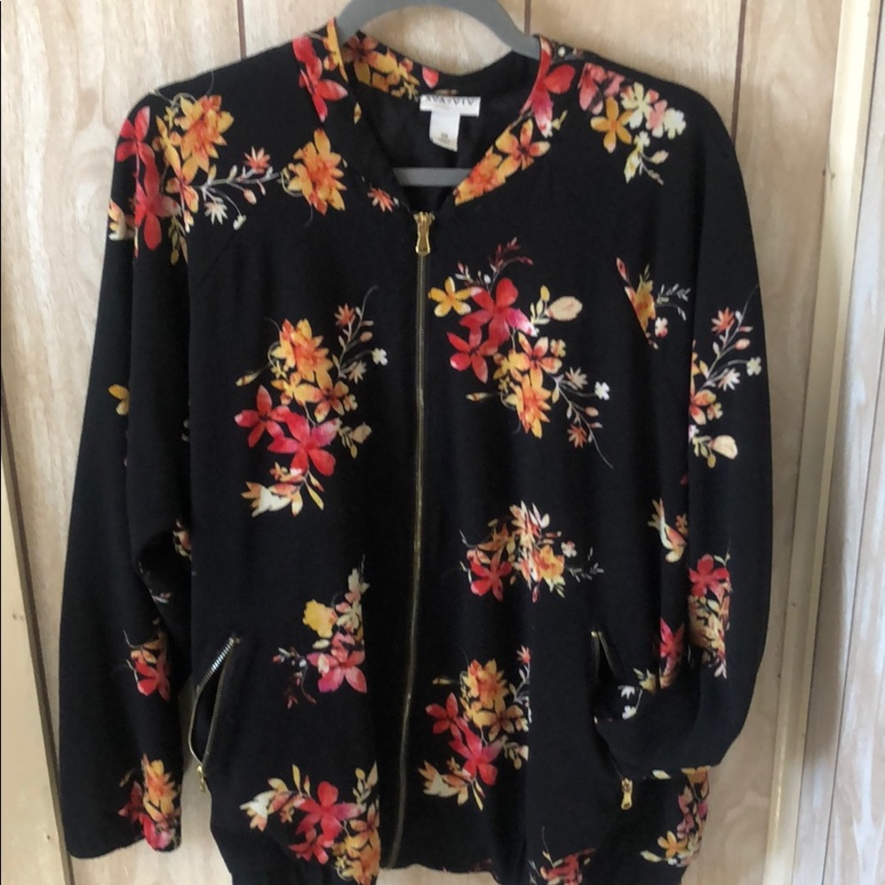 🦄3 for $25 bundle🦄 Floral zip up jacket